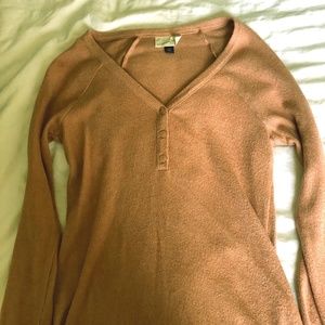 Lightweight long sleeve shirt button up